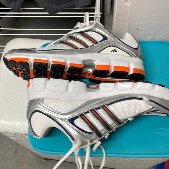 Vintage Adidas Training Shoes - Picture 2 of 8